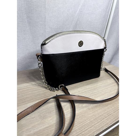 Anne Klein Classic Curves Crossbody Black White Silver Chain Bag Purse - Picture 2 of 11